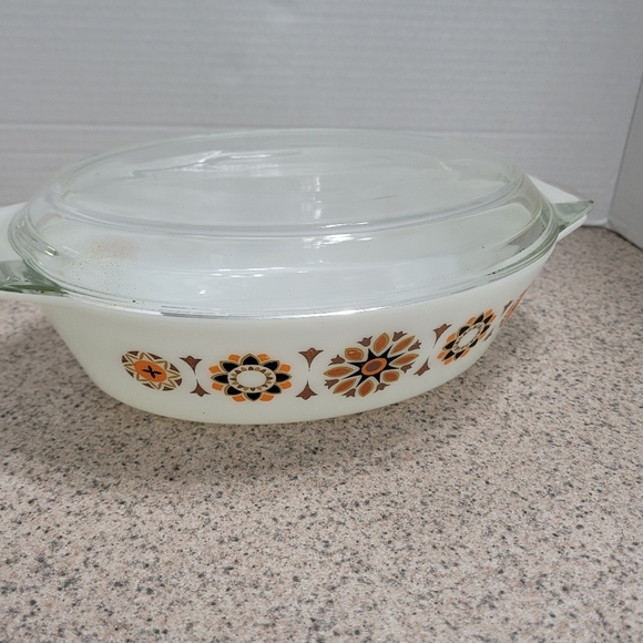 Pyrex Other - VINTAGE Retro White Pyrex 524 Floral Design Oval Casserole Dish Lid